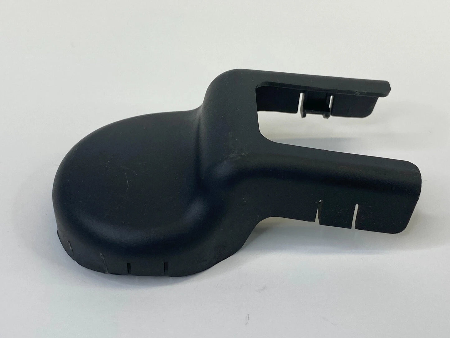 11-16 HYUNDAI ELANTRA FRONT LEFT SEAT INNER TRACK END CAP COVER 88567-3X000 OEM