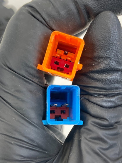 2008-2012 Land Rover LR2 Front Left Driver Seat Belt Buckle OEM