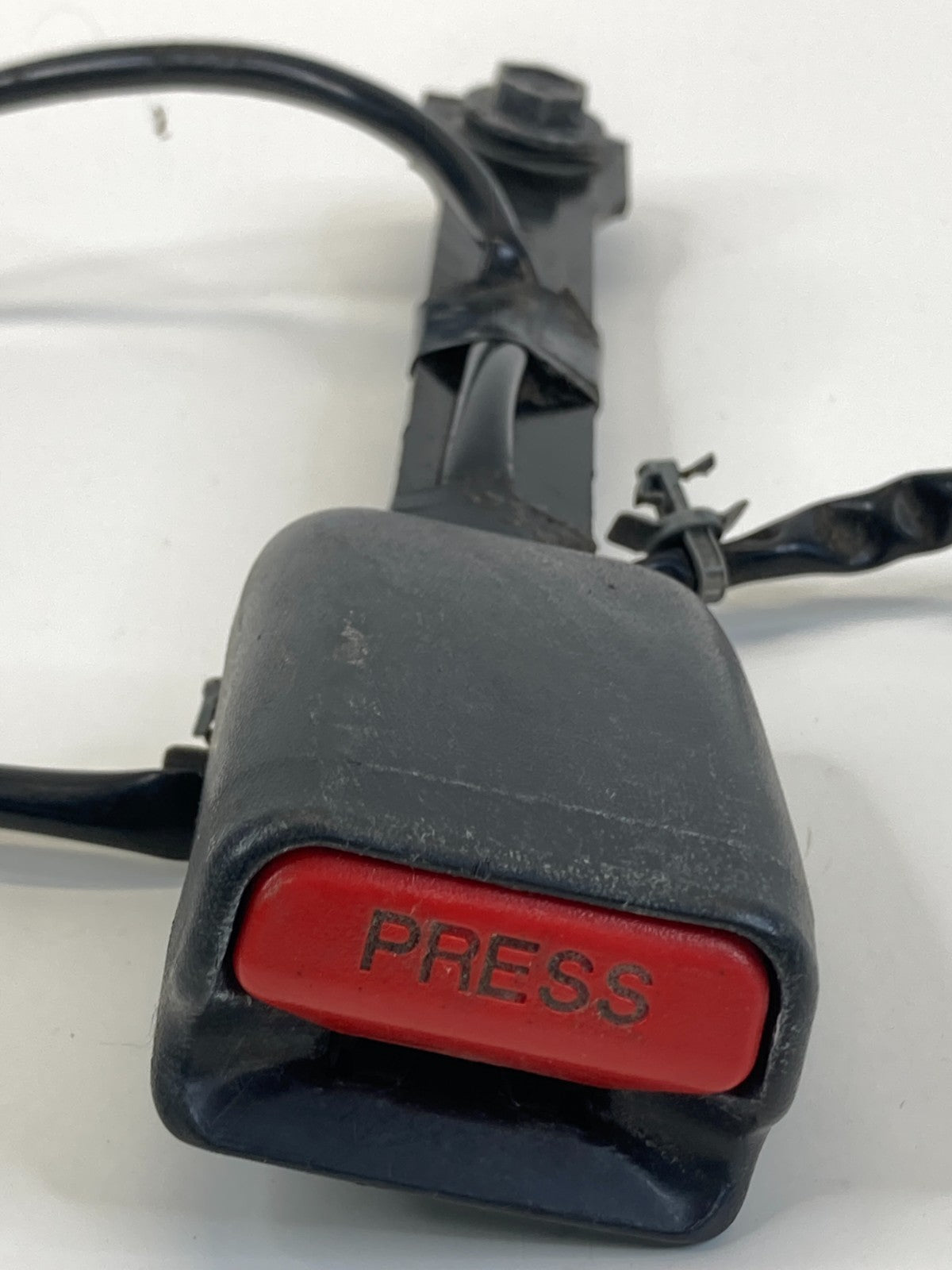 2013-2019 Nissan Sentra Sedan Front Left Driver Seat Belt End Buckle OEM