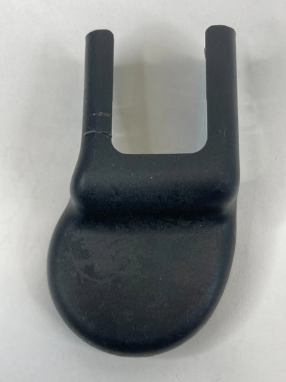 11-16 HYUNDAI ELANTRA FRONT LEFT SIDE OUTER TRACK END COVER CAP TRIM 88565-3X000