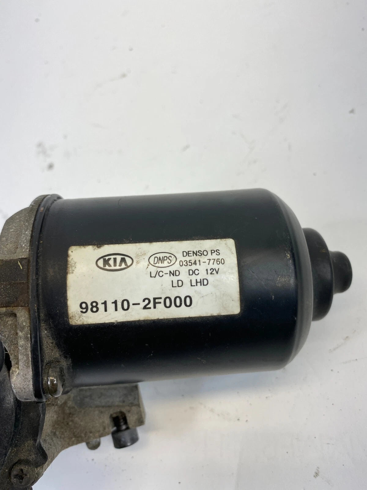 2004-2009 KIA SPECTRA FRONT WINDSHIELD POWER WIPER MOTOR ASSEMBLY 98110-2F000