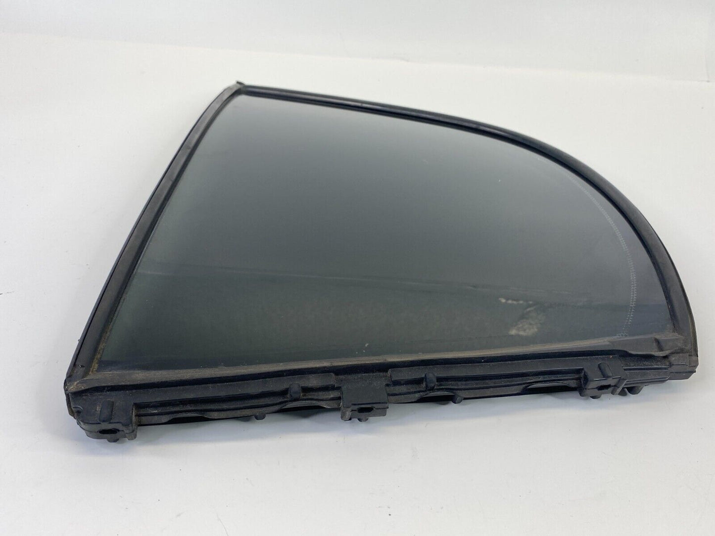 1998-2005 Lexus GS300 Rear Left Side Door Vent Quarter Window Glass 68189-30100