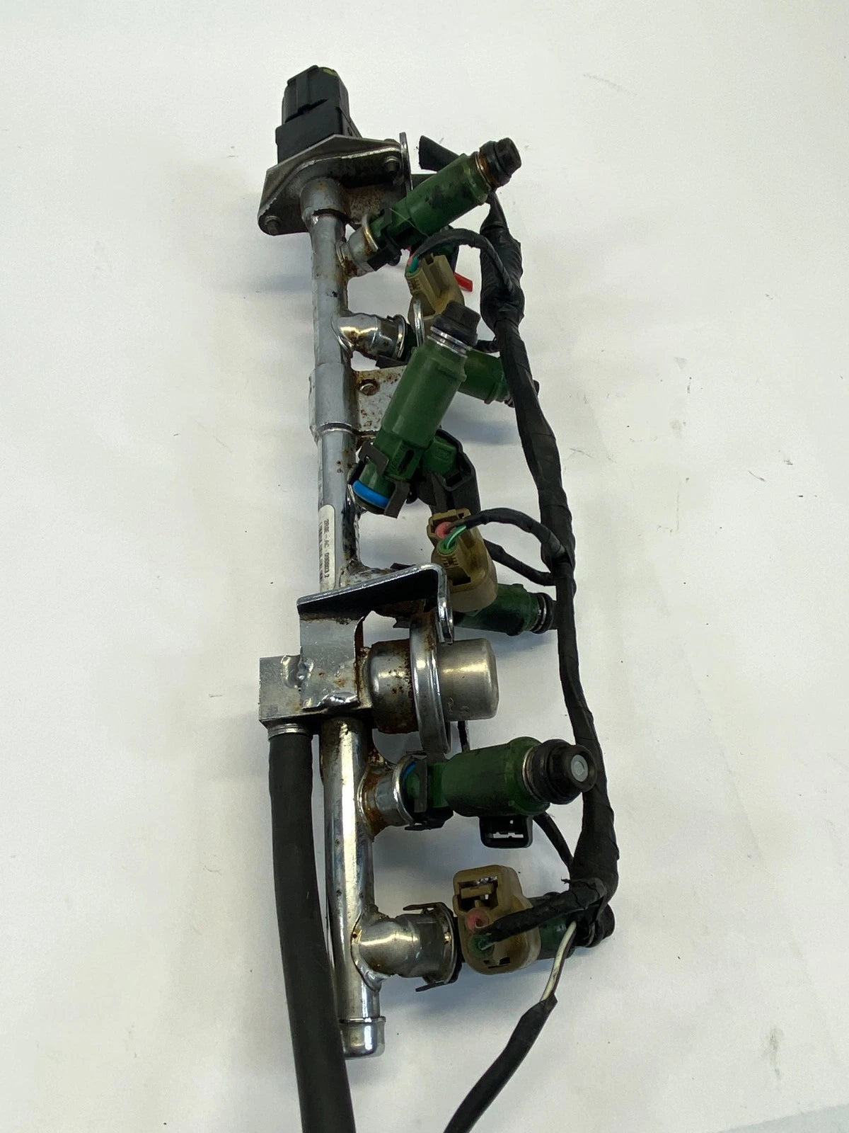 2003-2005 JAGUAR S-TYPE SEDAN 3.0L GAS FUEL RAIL LINE ASSEMBLY 2R8E-AC OEM