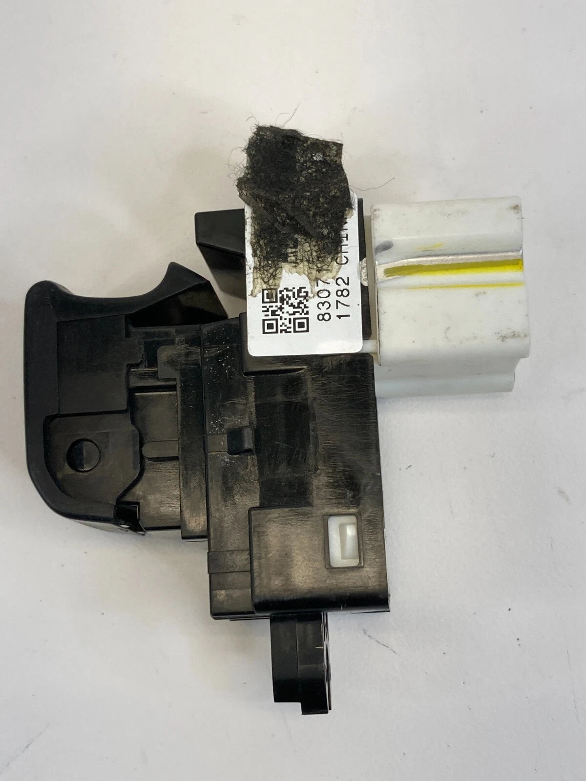 2013-2014 SUBARU LEGACY REAR RIGHT SIDE DOOR WINDOW CONTROL SWITCH BUTTON OEM