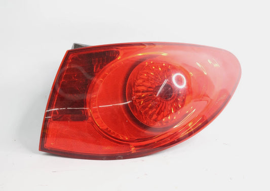 2007-2010 HYUNDAI ELANTRA SEDAN RIGHT PASSENGER SIDE OUTER TAIL LIGHT LAMP OEM