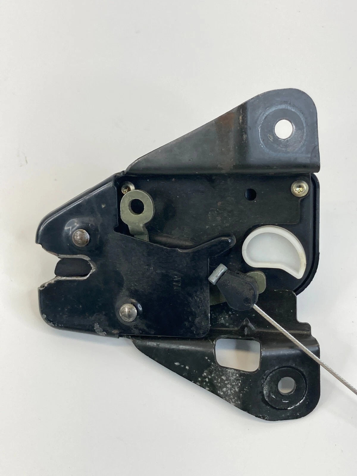 2005-2007 CHRYSLER 300 SEDAN REAR TRUNK DECK LID LOCK LATCH ACTUATOR RELEASE OEM