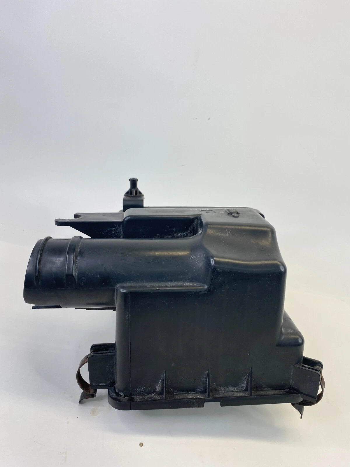 2007-2010 HYUNDAI ELANTRA AIR CLEANER FILTER BOX LOWER HOUSING OEM 28112-2H100