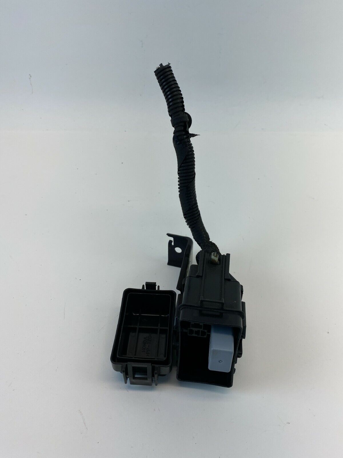 2008 2009 2010 Honda Odyssey Under Hood Small Fuse Box Relay Relay Box OEM