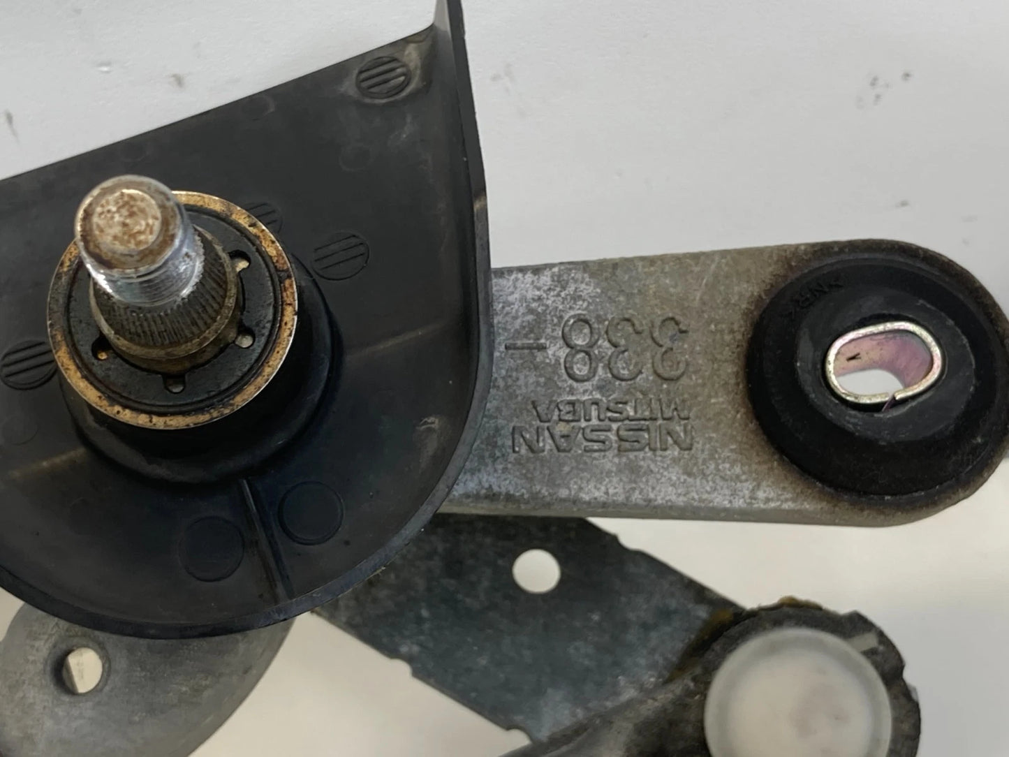 2013-2020 Nissan Pathfinder Front Windshield Wiper Motor w/ Linkage OEM