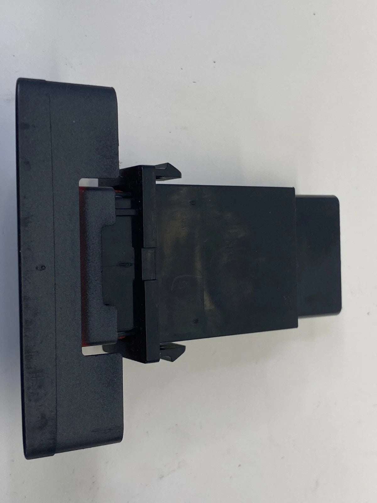 2010 2011 KIA SOUL DASHBOARD HAZARD WARNING LIGHT FLASHER SWITCH OEM