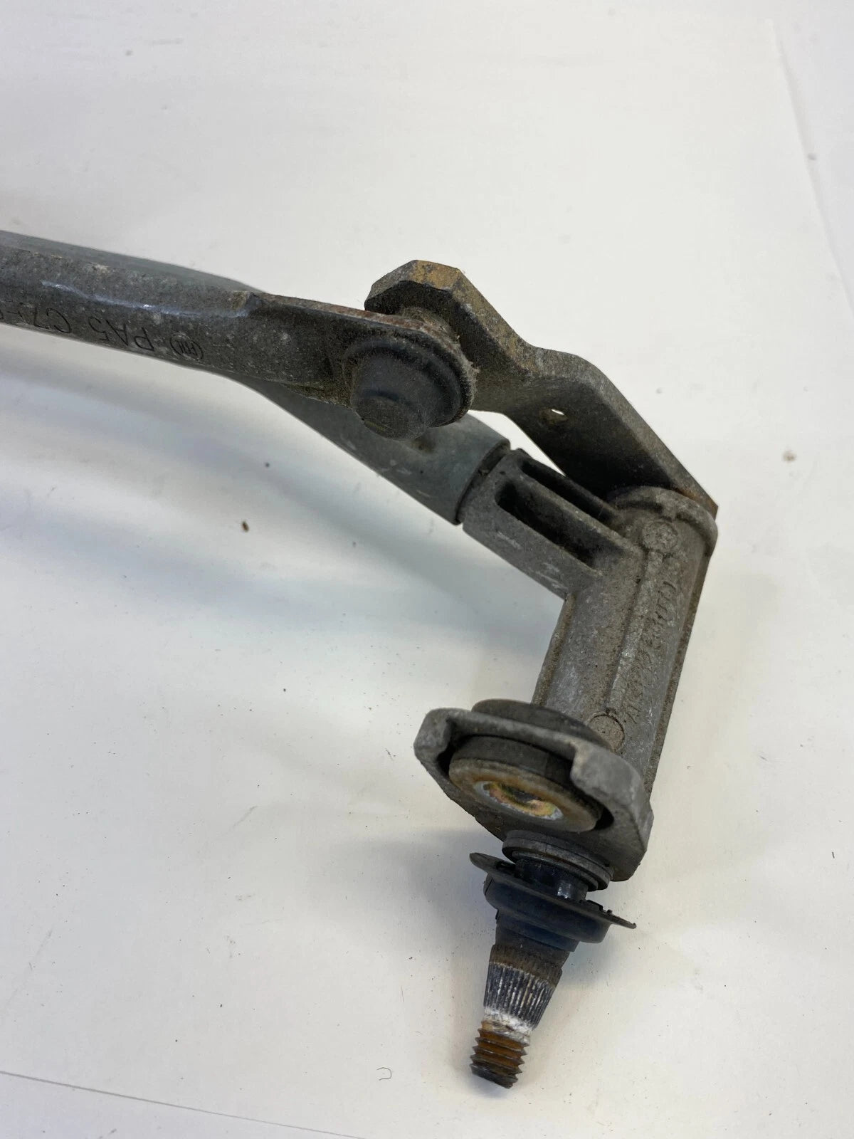 1998-2010 VOLSKWAGEN BEETLE FRONT WINDSHIELD WIPER MOTOR W/ LINKAGE OEM