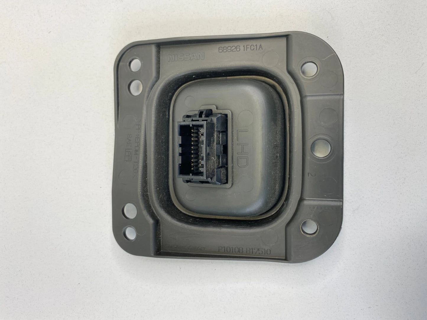 2009-2014 NISSAN CUBE RIGHT INSTRUMENT PANEL LOWER COVER BRACKET 68926-1FC1A