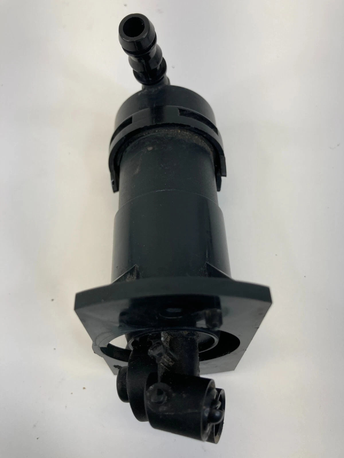 2006-2008 AUDI A6 RIGHT SIDE HEADLIGHT WASHER PUMP PRESSURE CYLINDER OEM