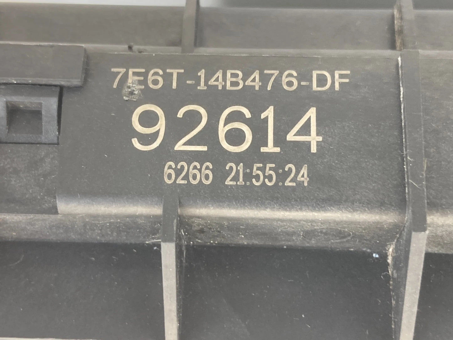 05-07 MERCURY MARINER BODY CONTROL MODULE INTERIOR CABIN FUSE BOX 7E6T-14B476-DF