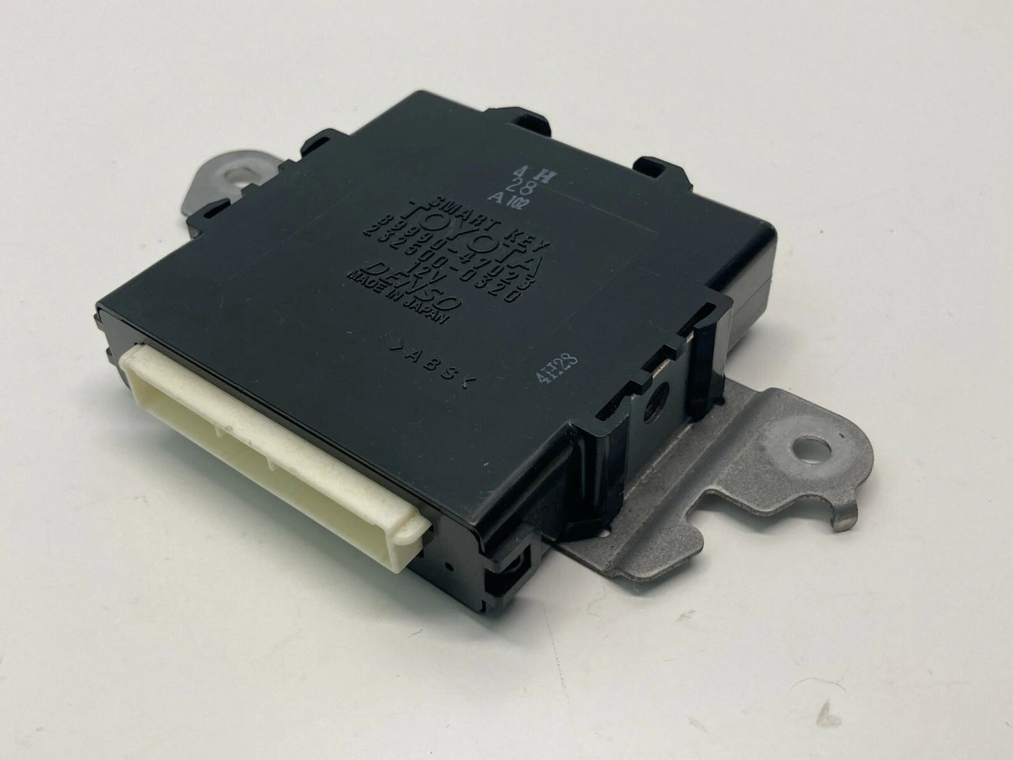 2006-2009 TOYOTA PRIUS THEFT LOCKING SMART KEY CONTROL MODULE 232500-0320 OEM