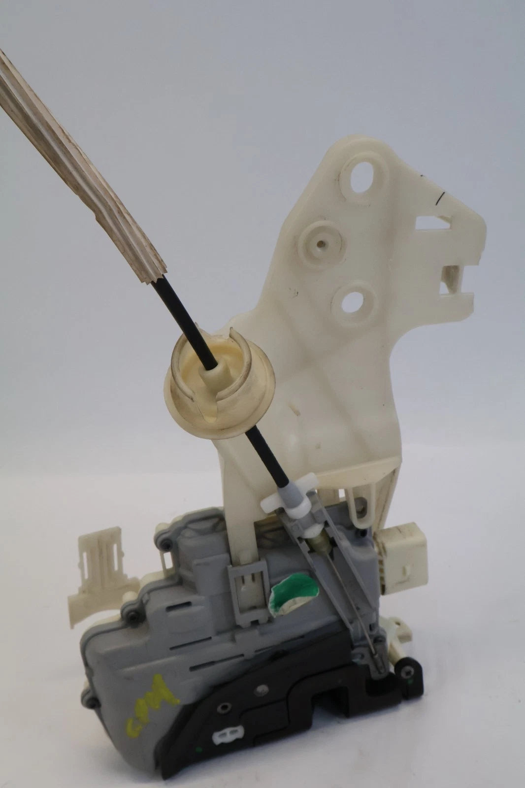 2011-2017 VOLKSWAGEN TOUAREG FRONT LEFT DRIVER DOOR LOCK LATCH RELEASE OEM