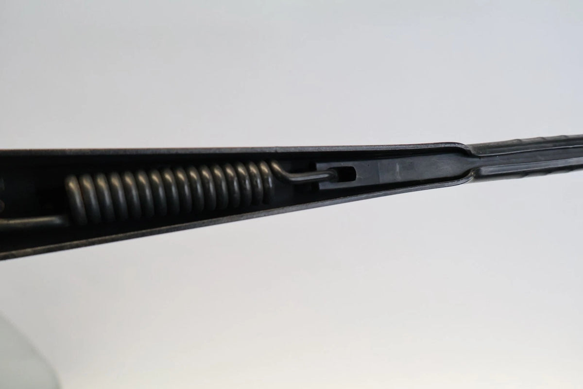 1998-2010 VOLKSWAGEN BEETLE FRONT LEFT & RIGHT WINDSHIELD WIPER ARM SET OEM