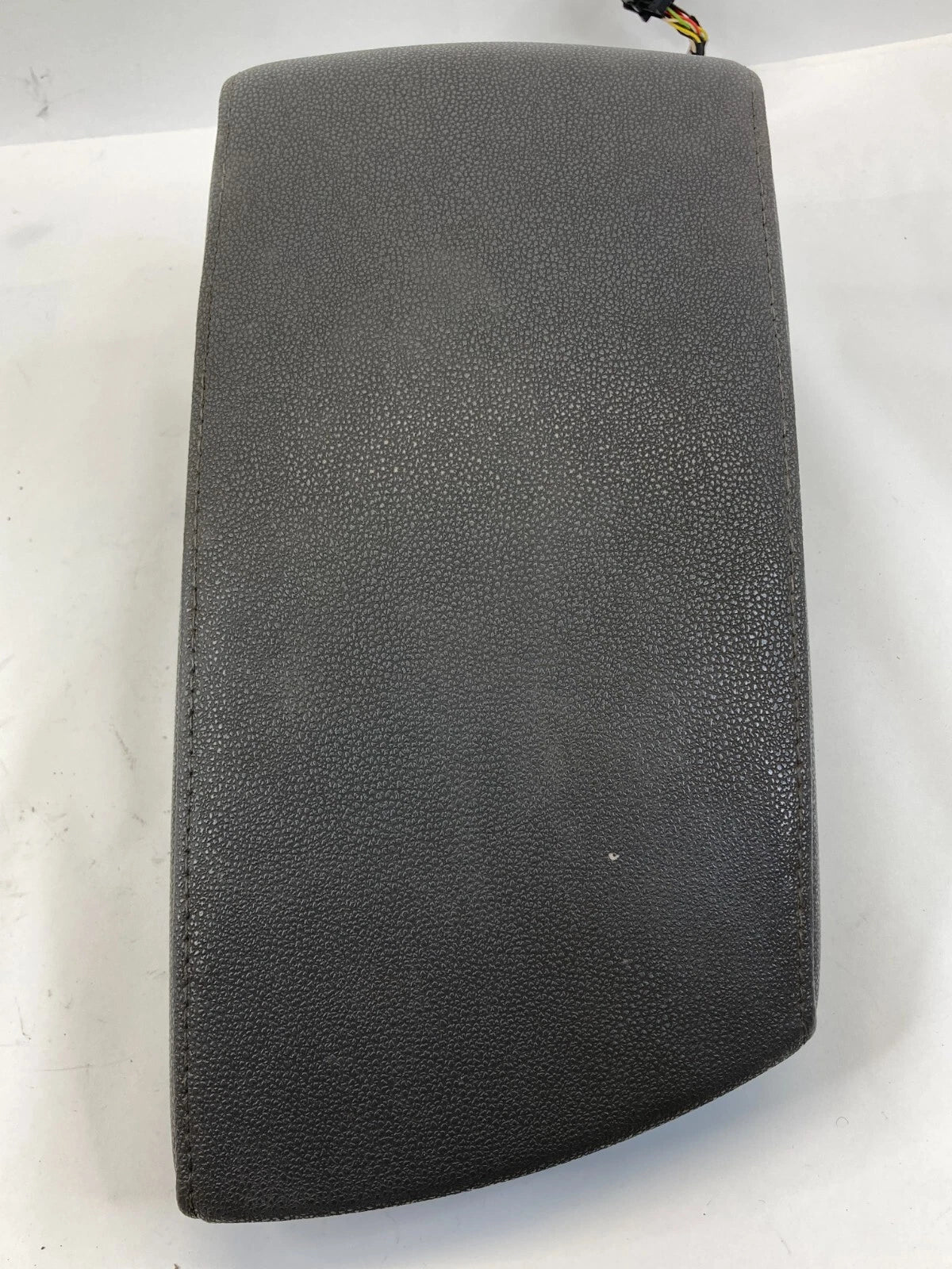 2004 05 2006 BMW X3 CENTER CONSOLE ARMREST ARM REST LID COVER TOP 341262203 OEM