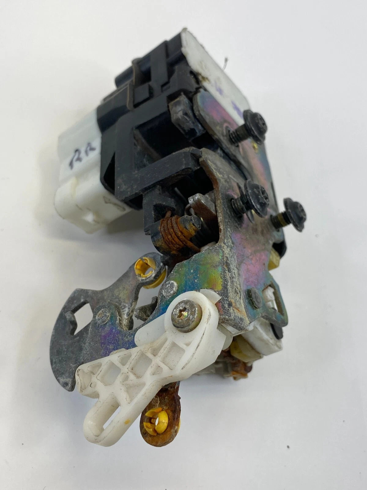 2000-2005 CADILLAC DEVILLE SEDAN REAR RIGHT SIDE DOOR LOCK LATCH ASSEMBLY