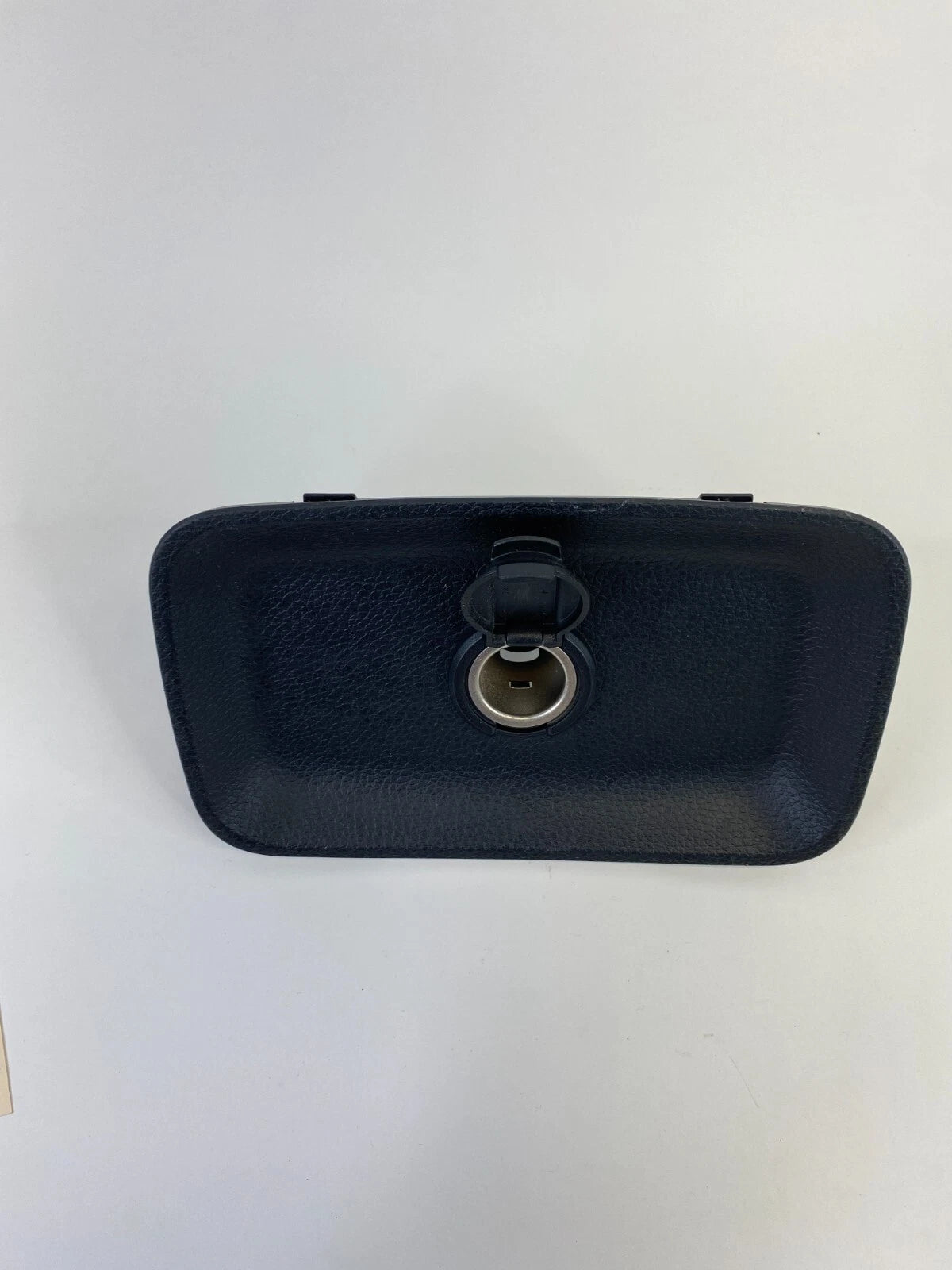 13-18 HYUNDAI SANTA FE SPORT REAR SIDE QUARTER PANEL POWER OUTLET W/ BEZEL OEM