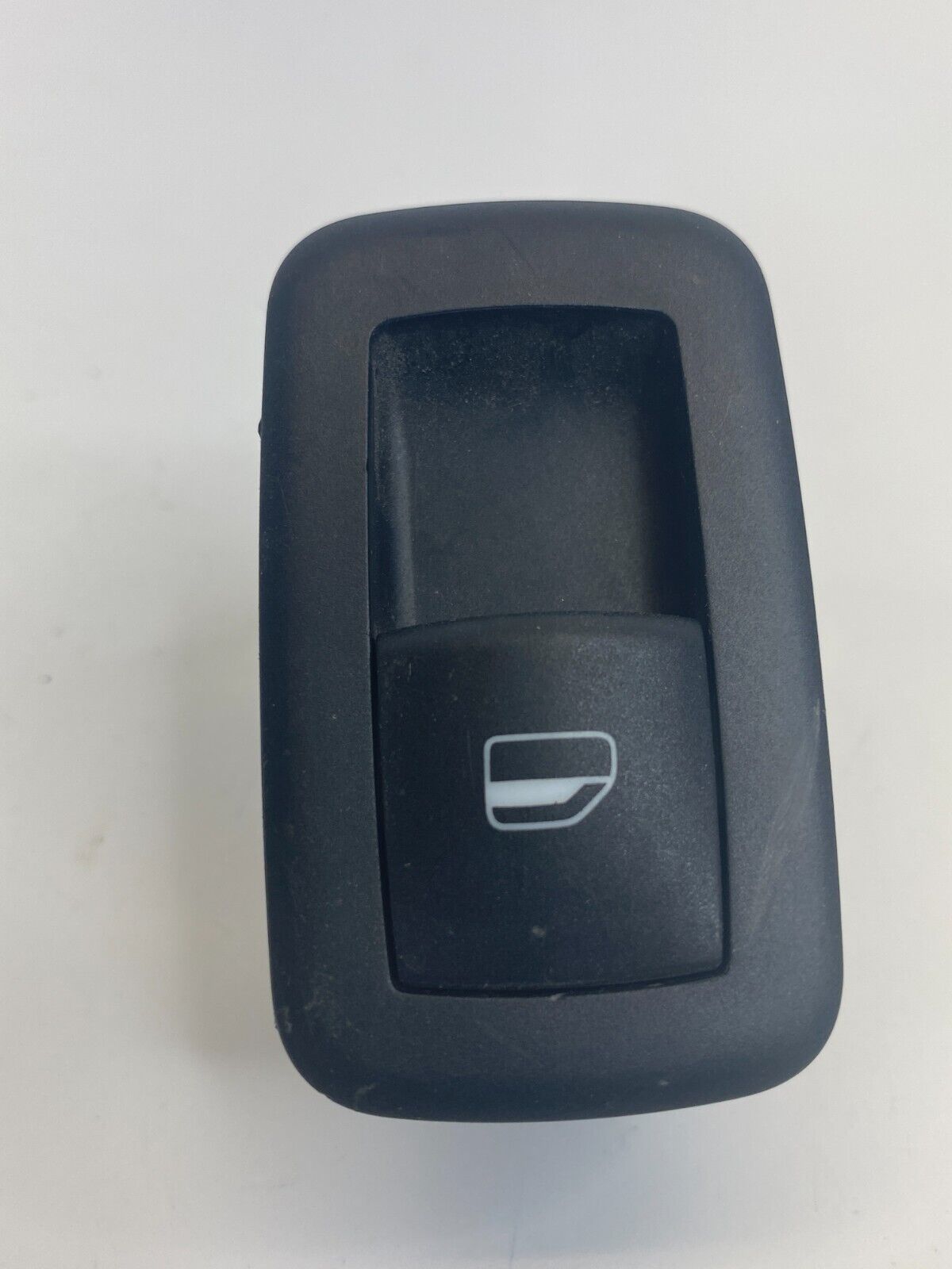 09-14 Volkswagen Routan Rear Left Sliding Door Window Switch Button 68020400AC