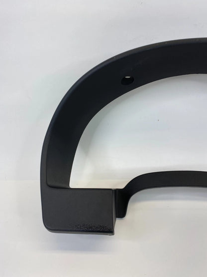 06 07 SATURN VUE DASH INSTRUMENT SPEEDOMETER CLUSTER TRIM COVER BEZEL 10356212