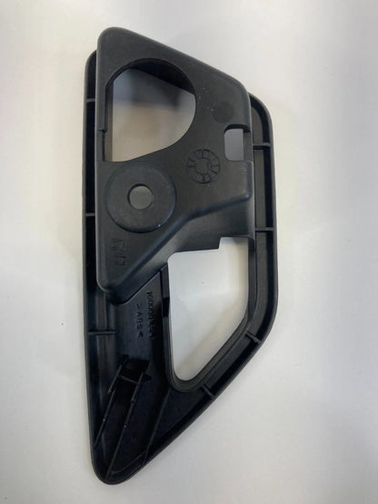 2009 2010 DODGE JOURNEY FRONT RIGHT INTERIOR DOOR HANDLE BEZEL TRIM 100000254
