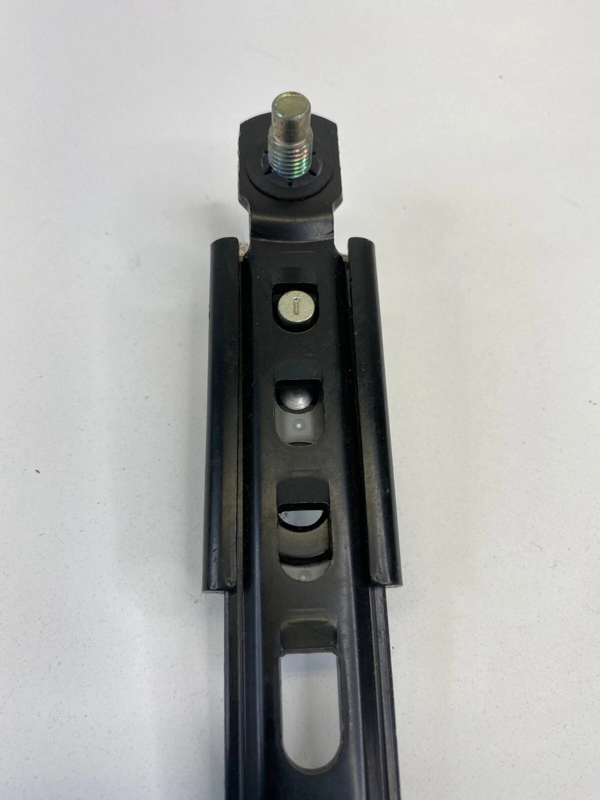 2007-2013 MITSUBISHI OUTLANDER FRONT LEFT DRIVER SIDE SEAT BELT HEIGHT ADJUSTER