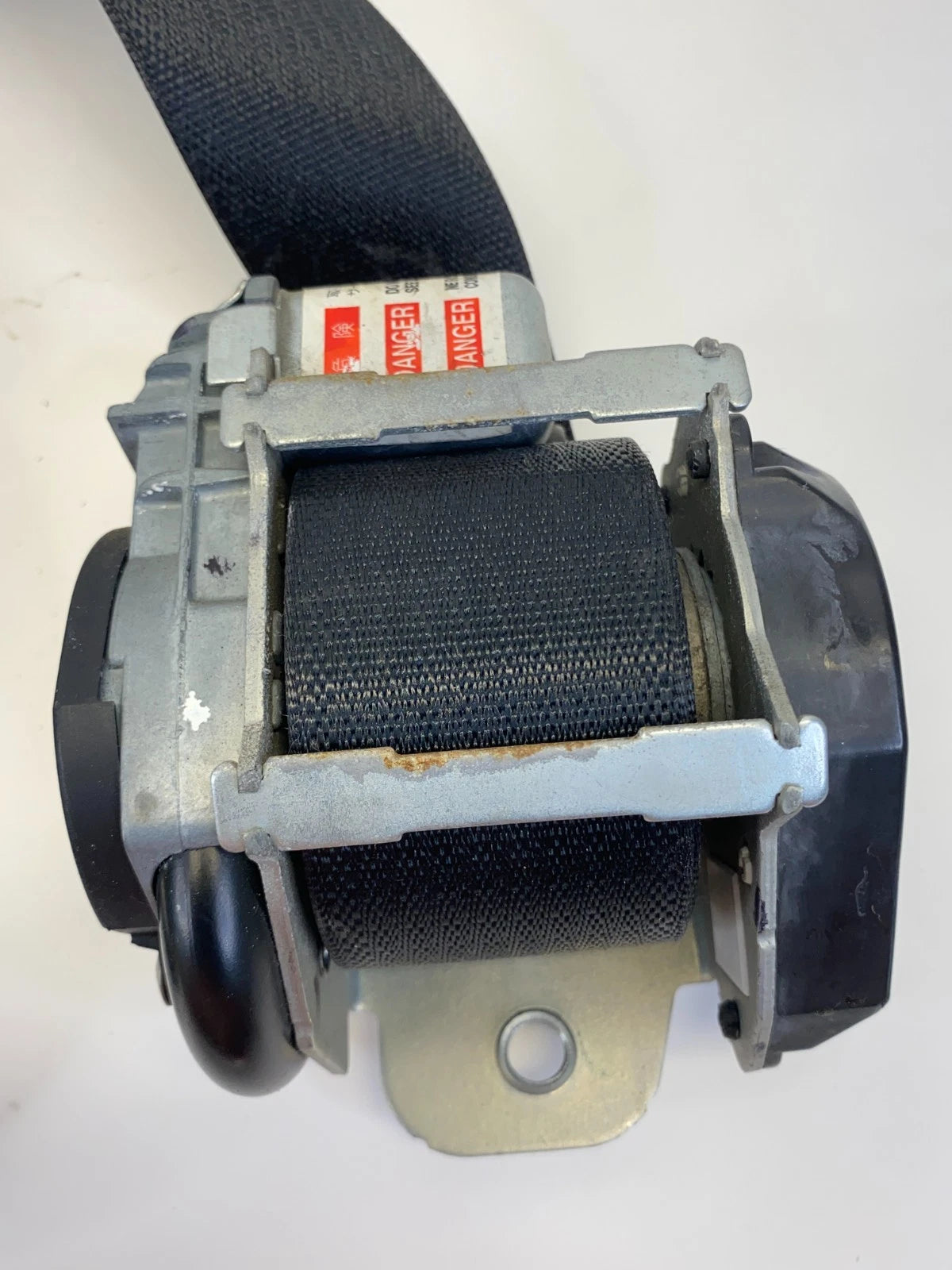 2005-2007 FORD FOCUS FRONT RIGHT SIDE SEAT BELT RETRACTOR PRETENSIONER OEM