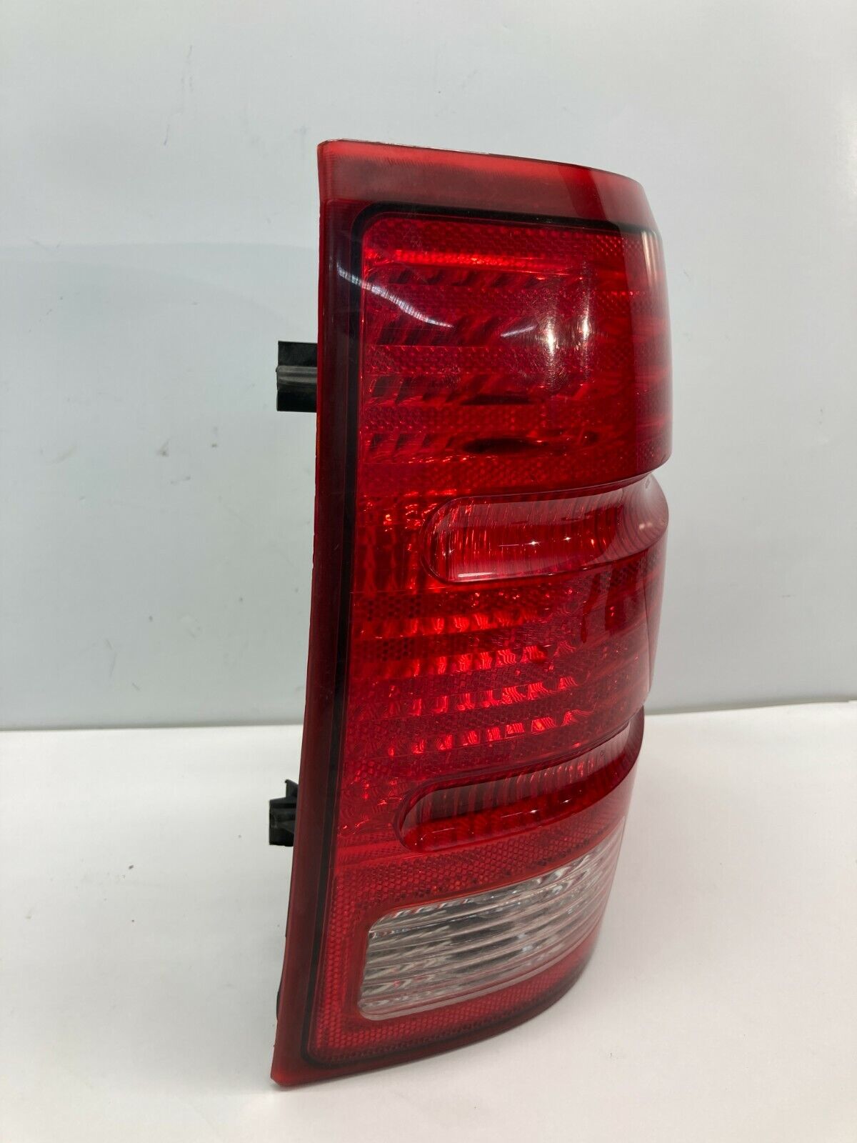 2002-2005 Ford Explorer Rear Right Side Tail Light Taillight Lamp 1L2X-138504-B