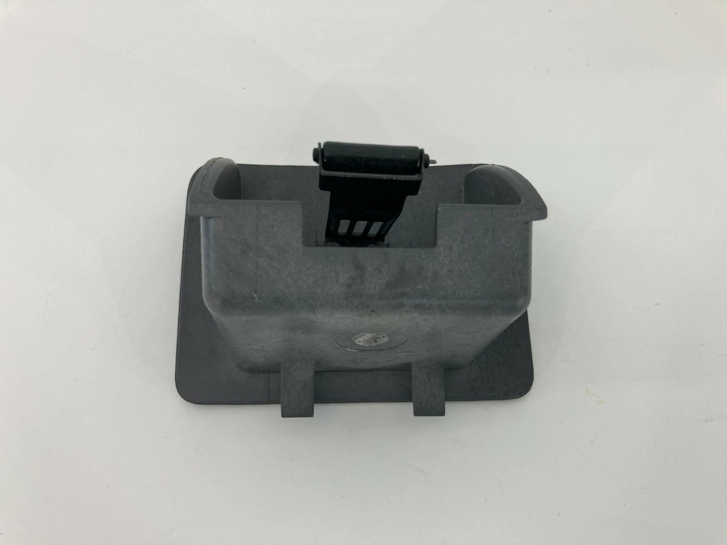 2003 2004 2005 2006 KIA SORENTO REAR CENTER CONSOLE ASHTRAY STORAGE BOX PANEL
