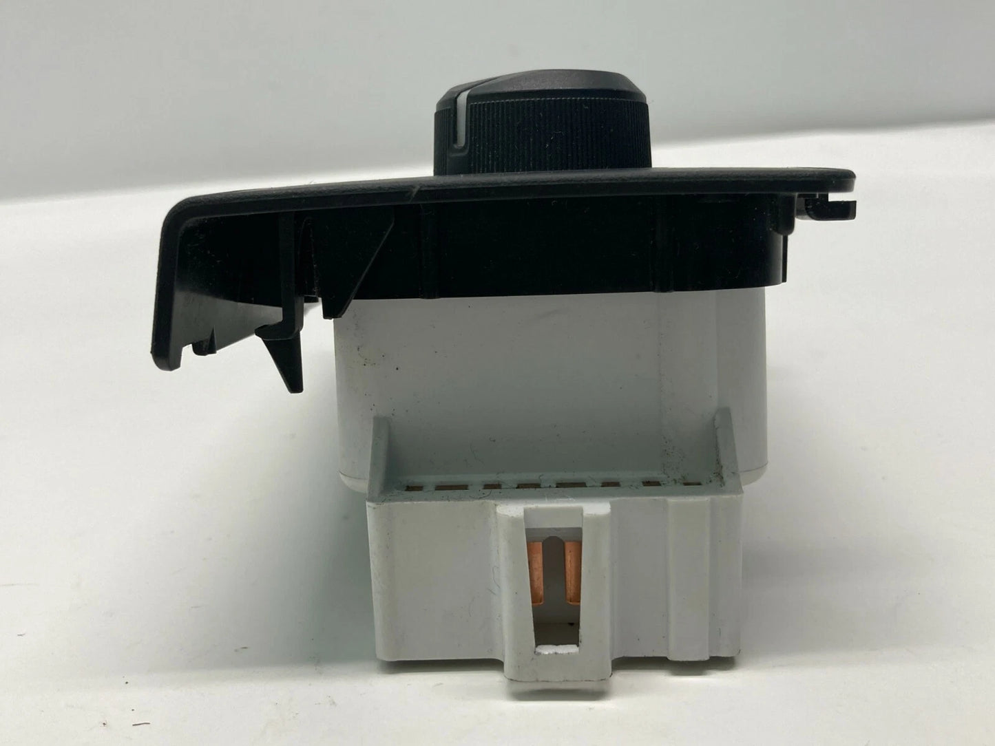 2004-2009 DODGE DURANGO REAR AC CLIMATE CONTROL TEMPERATURE SWITCH MCP04315A