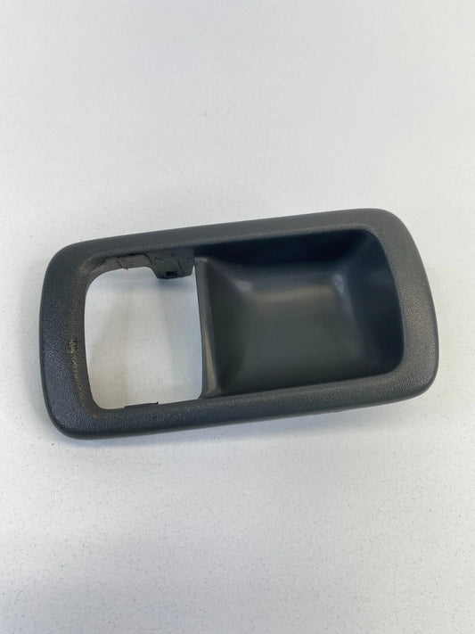 1992-1996 TOYOTA CAMRY REAR RIGHT SIDE INNER DOOR HANDLE BEZEL COVER 69297-32030