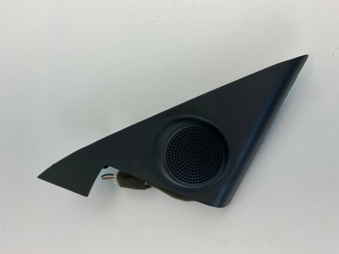 2006-2010 KIA OPTIMA FRONT RIGHT PASSENGER SIDE UPPER TRIANGLE TWEETER COVER OEM