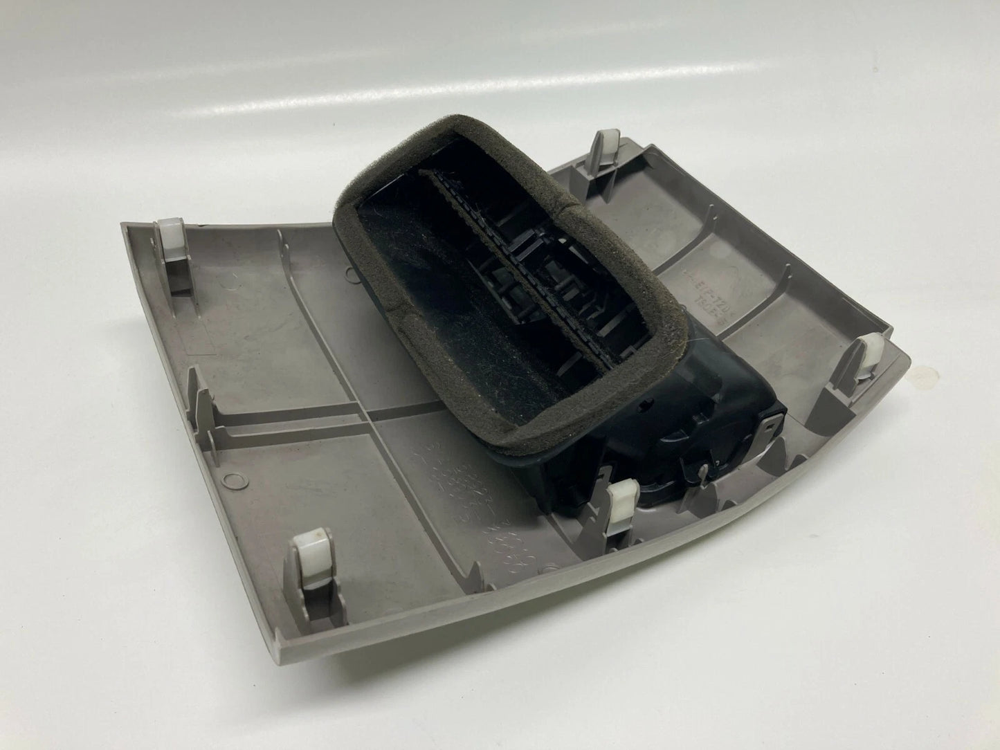 2002 2003 LEXUS ES300 REAR CENTER CONSOLE AIR VENT GRILLE COVER 58860-33010