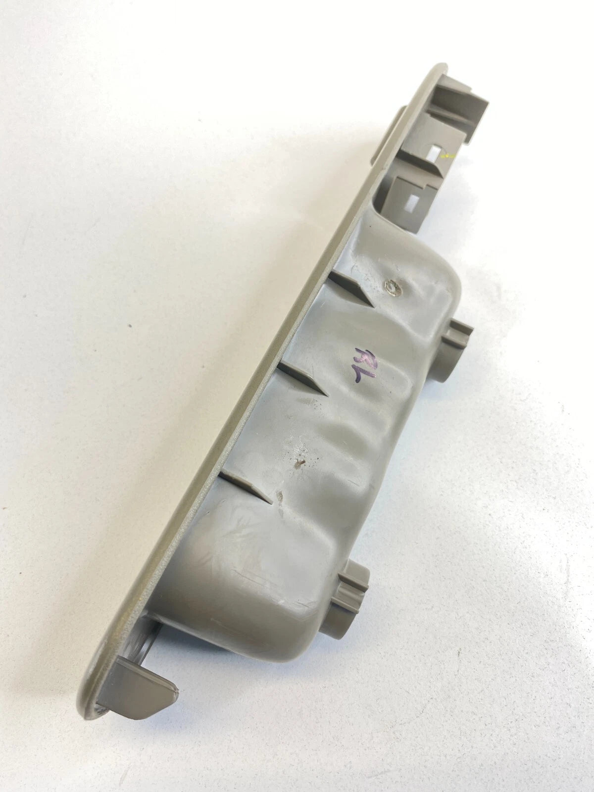 2001-2005 CHEVY IMPALA REAR LEFT DRIVER SIDE DOOR WINDOW SWITCH BEZEL 10432425