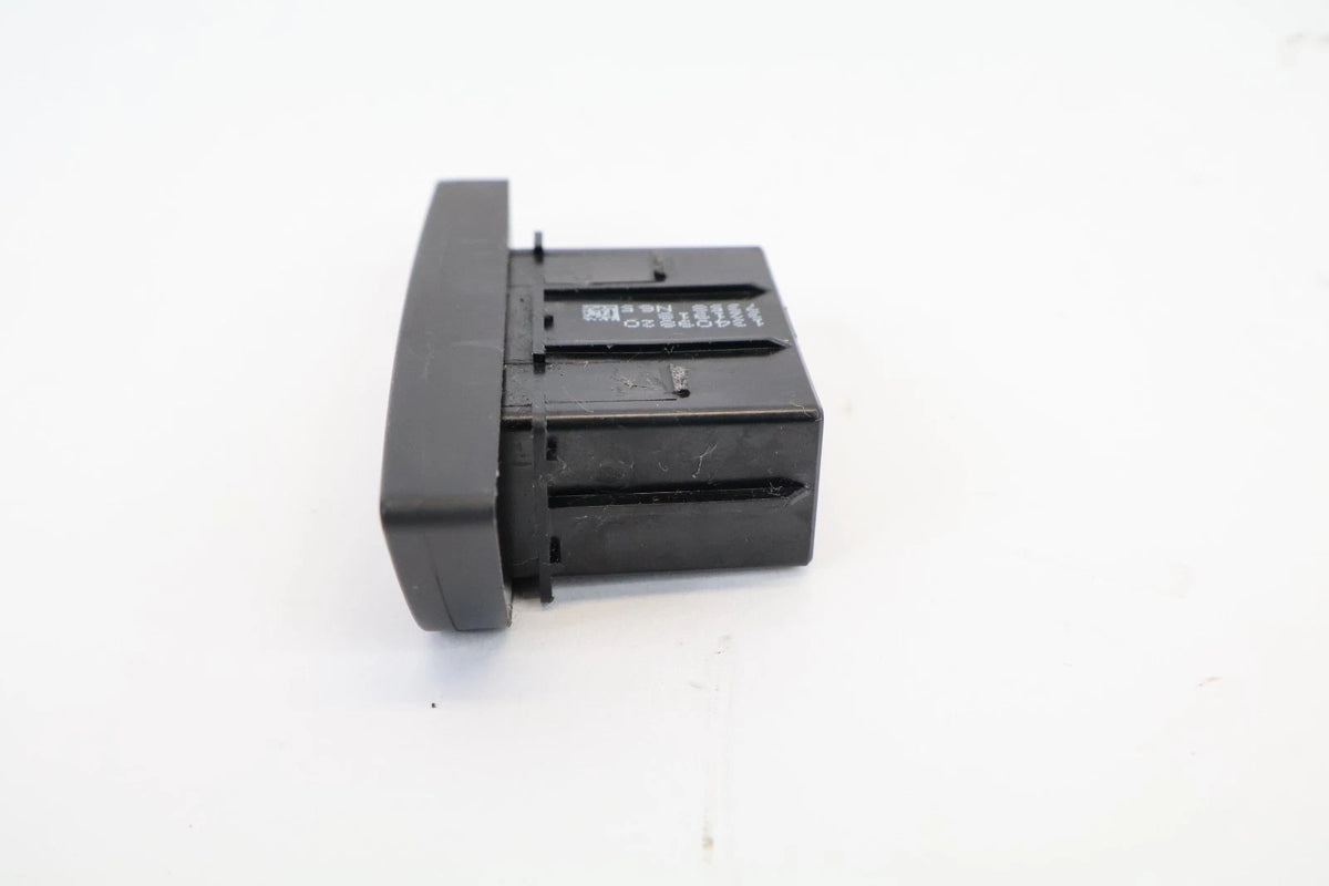 2016-2019 CHEVY CRUZE 18-21 EQUINOX DASH HAZARD LIGHT SWITCH BUTTON OEM 13409820