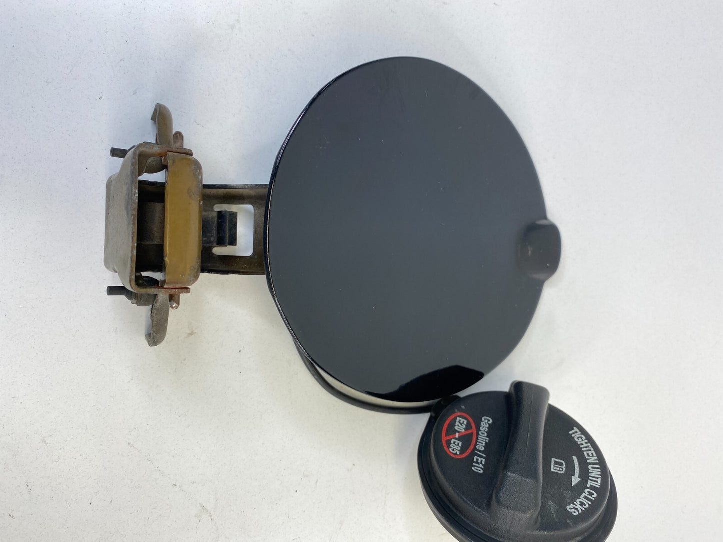 08 09 10 11 Ford Focus Sedan Fuel Filler Gas Door Lid Cover W/ Tank Cap OEM