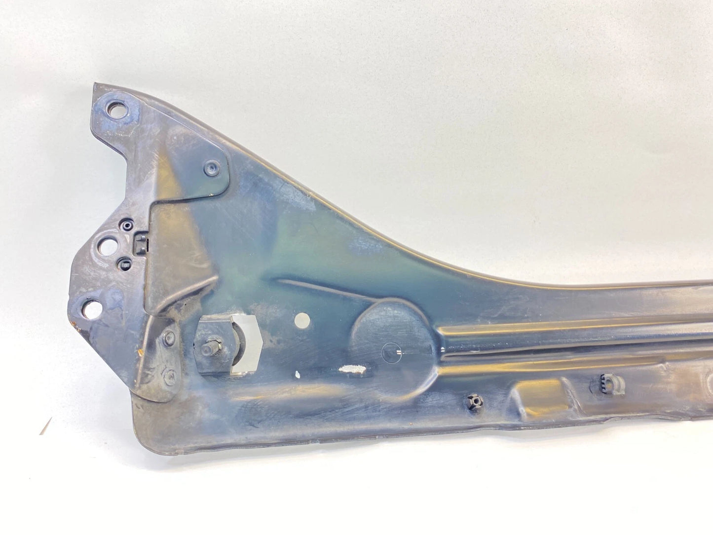 2003-2006 MERCEDES E500 03-09 E320 UPPER CENTER RADIATOR SUPPORT FRAME BRACKET