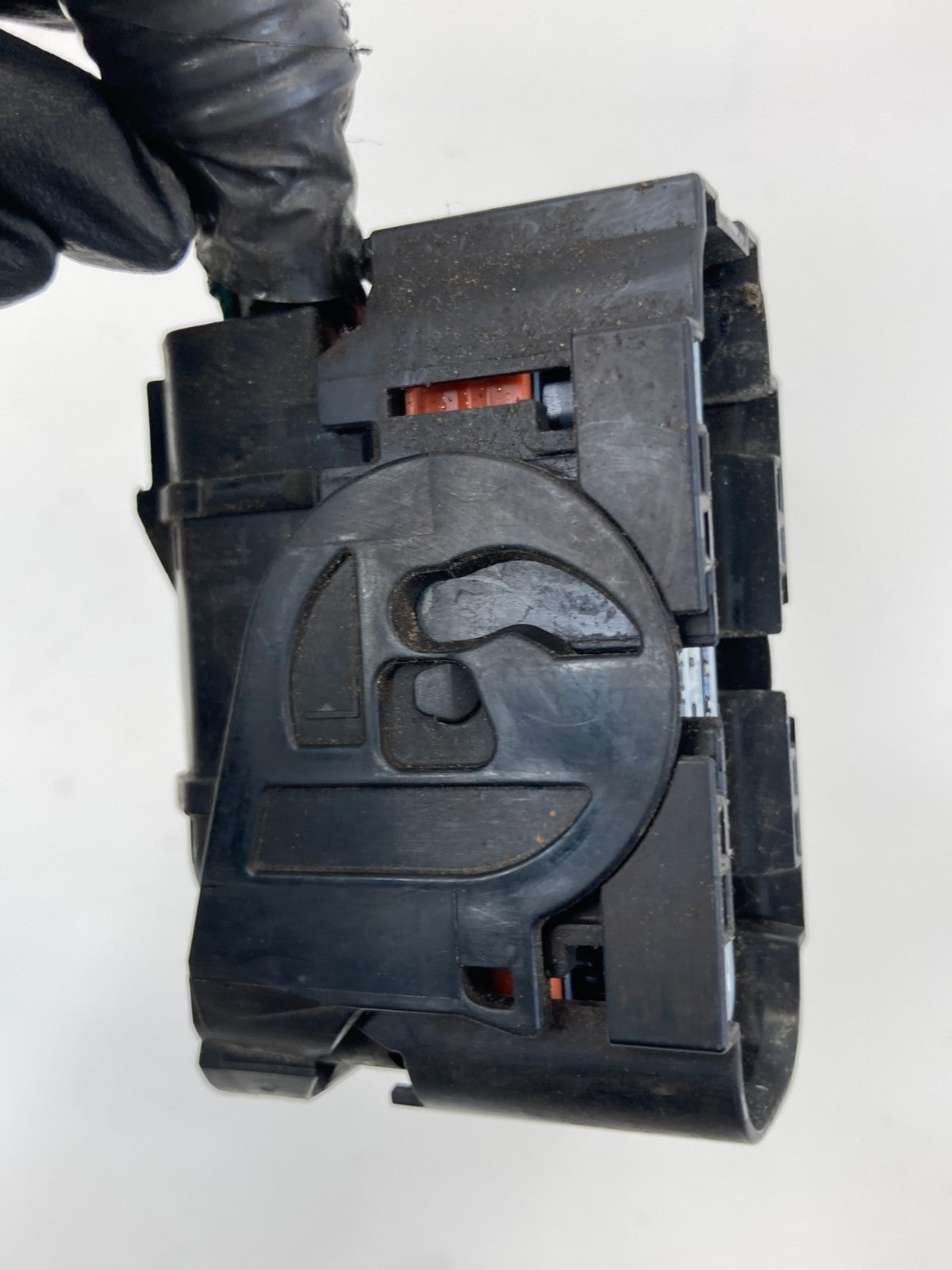 14 15 Nissan Rogue Select 2.5L FWD AT ABS Anti Lock Brake Pump Plug Connector