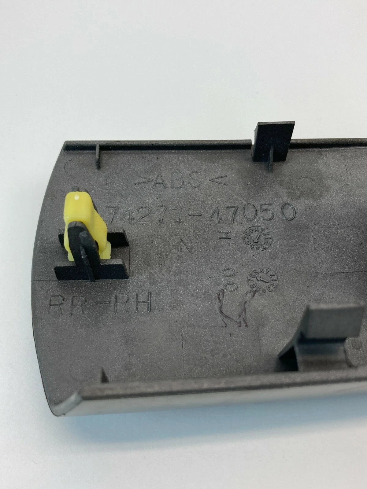 04-09 TOYOTA PRIUS REAR RIGHT DOOR WINDOW CONTROL SWITCH COVER BEZEL 74271-47050