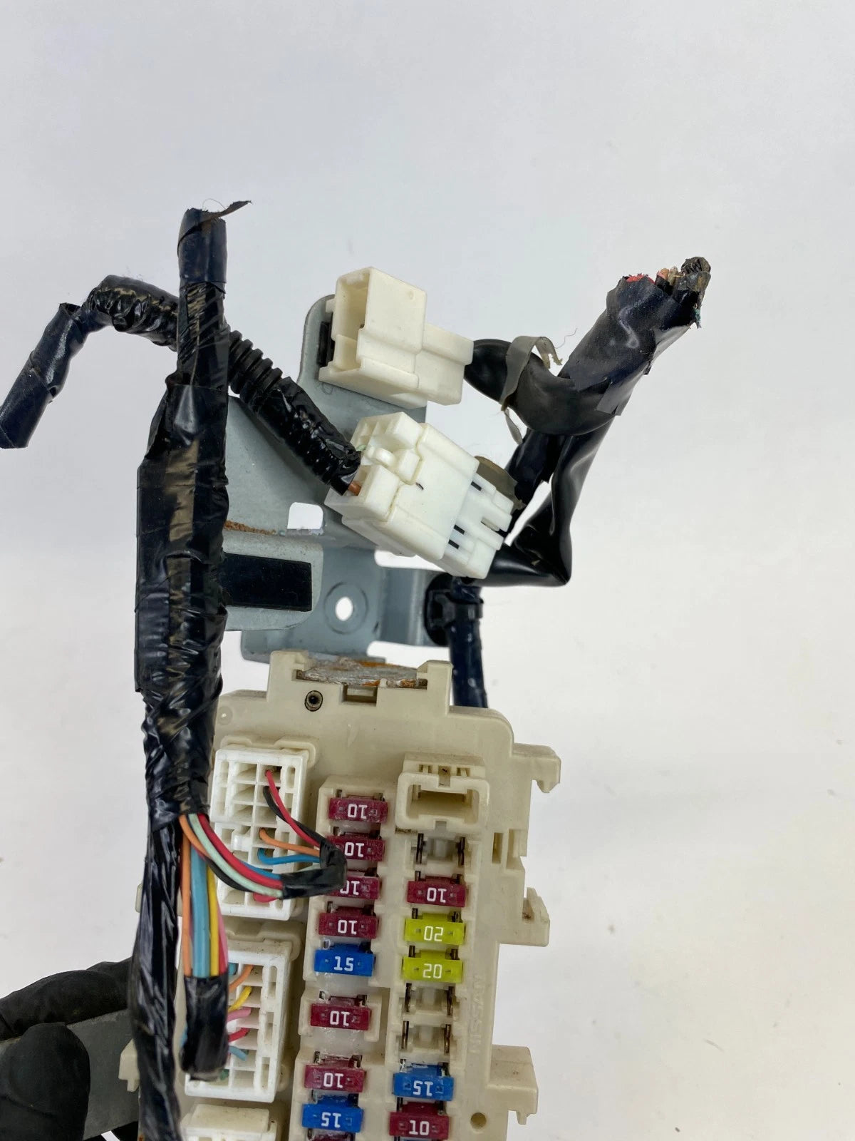 2008-2010 INFINITI G37 3.7L INTERIOR CABIN FUSE BOX JUNCTION BLOCK ASSEMBLY OEM