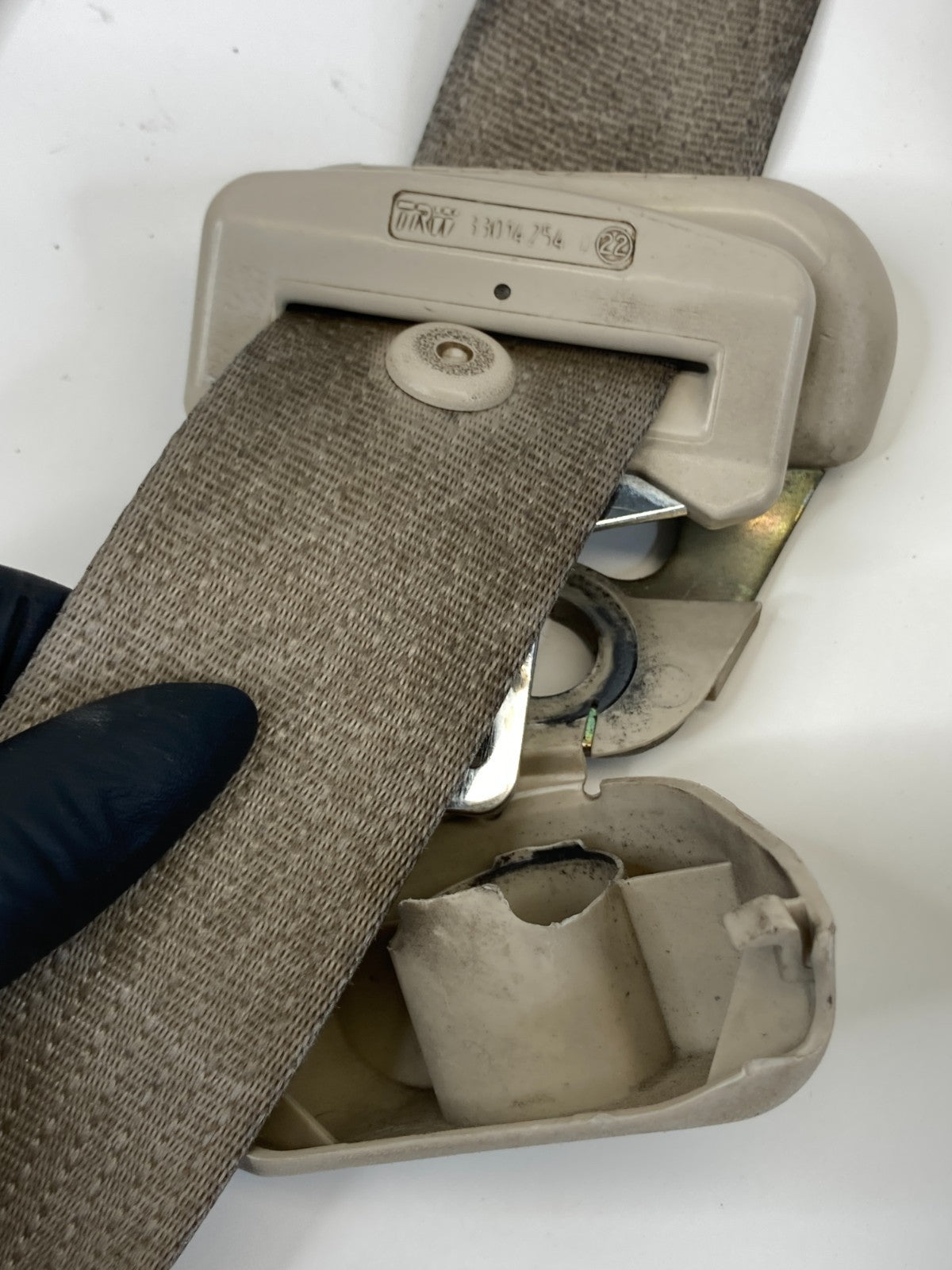 2003-2006 Lincoln Navigator Left Driver Side Seat Belt Retractor Assembly OEM