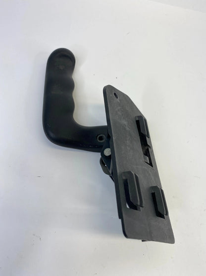 2003-2006 CHEVROLET AVALANCHE SUV 4DR RIGHT PASSENGER DOOR INNER HANDLE 15186043