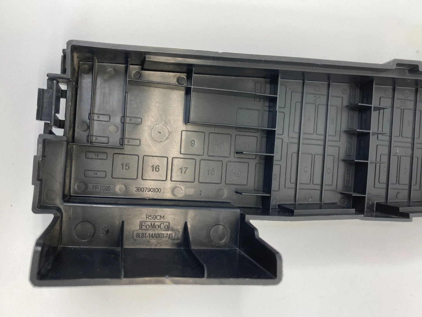 2009-2012 FORD ESCAPE FRONT ENGINE FUSE BOX LID COVER TRIM OEM FACTORY 3B0790100