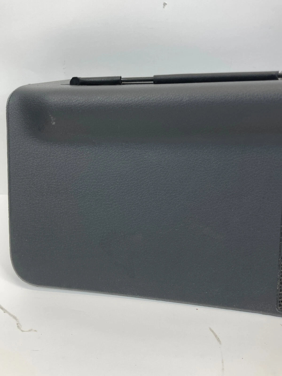 2009-2014 VOLKSWAGEN ROUTAN REAR RIGHT SIDE 3RD ROW QUARTER WINDOW SUN SHADE OEM