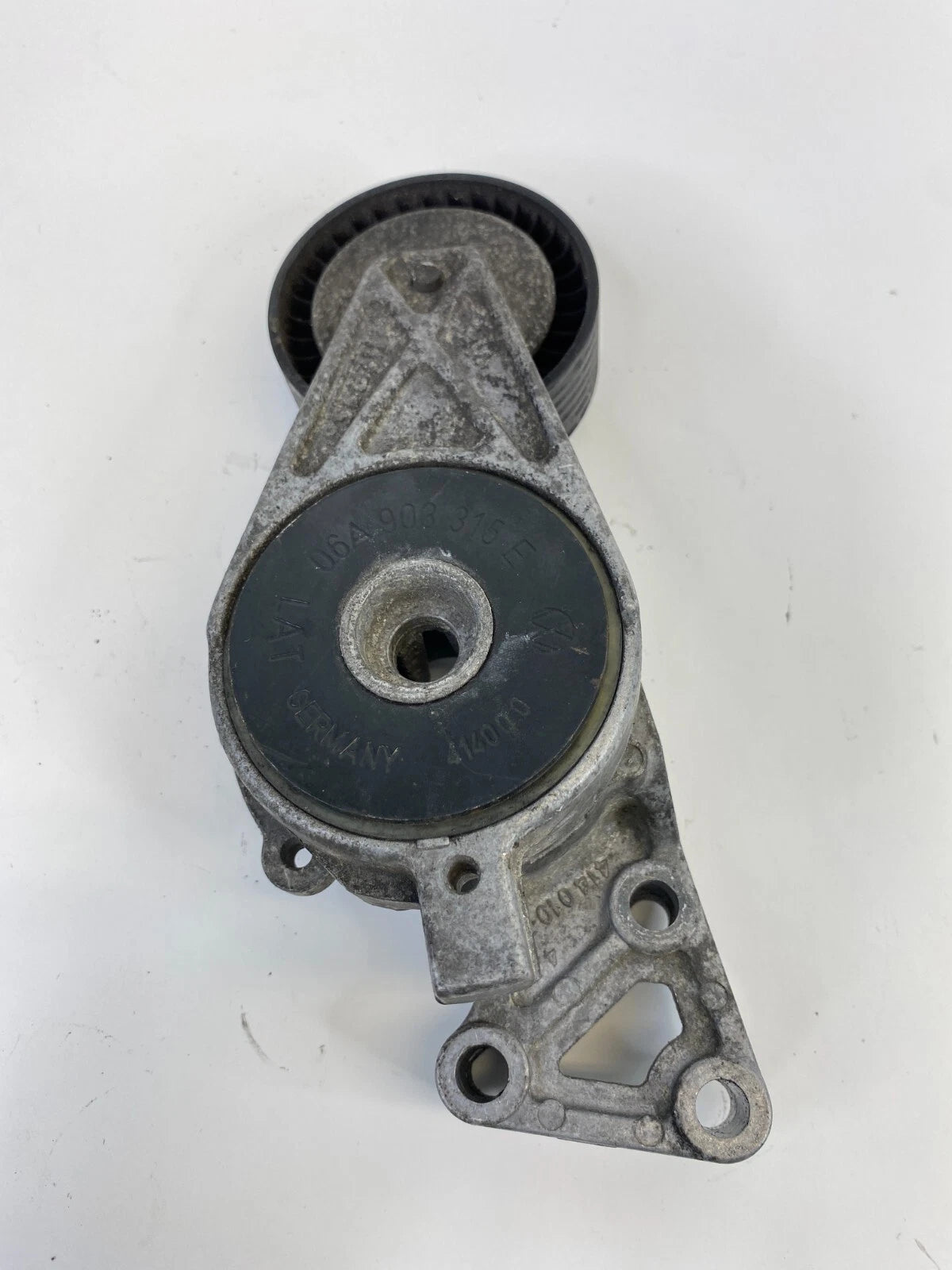 1998-2005 VW BEETLE FRONT ENGINE BELT TENSIONER PULLEY OEM FACTORY 06A-903-315-E