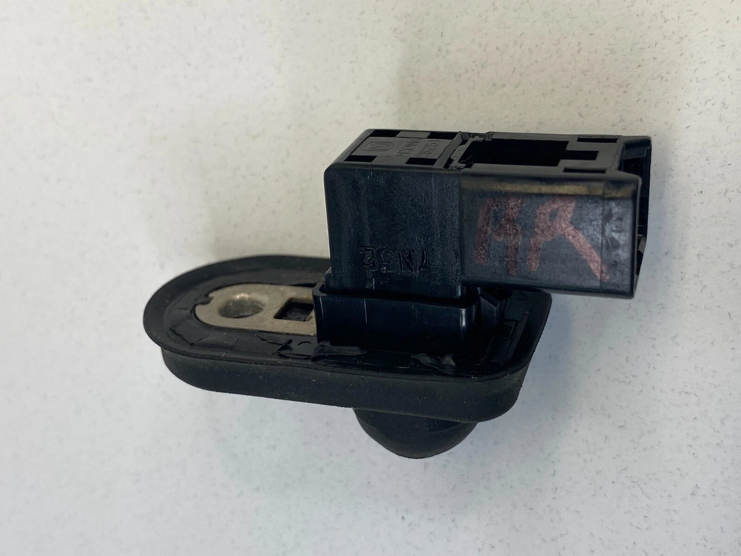 2003-2020 MITSUBISHI OUTLANDER REAR RIGHT DOOR LIGHT AJAR JAMB SENSOR SWITCH OEM