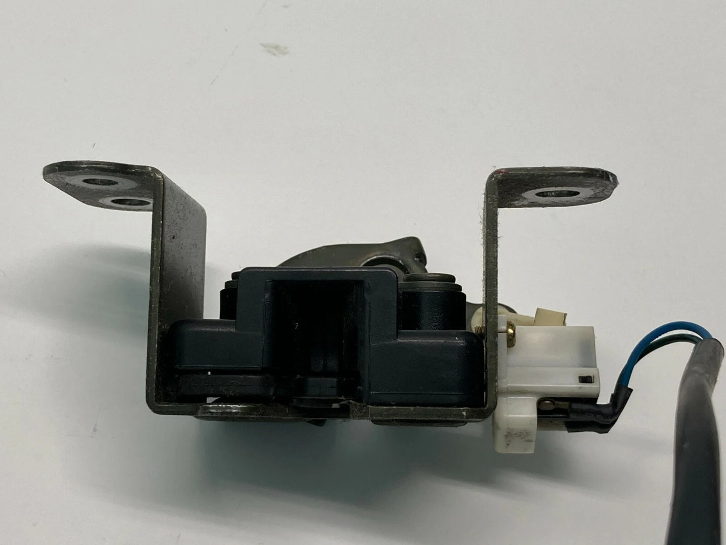 2001 2002 2003 2004 2005 2006 HYUNDAI SANTA FE REAR BACK GLASS WINDOW LOCK LATCH