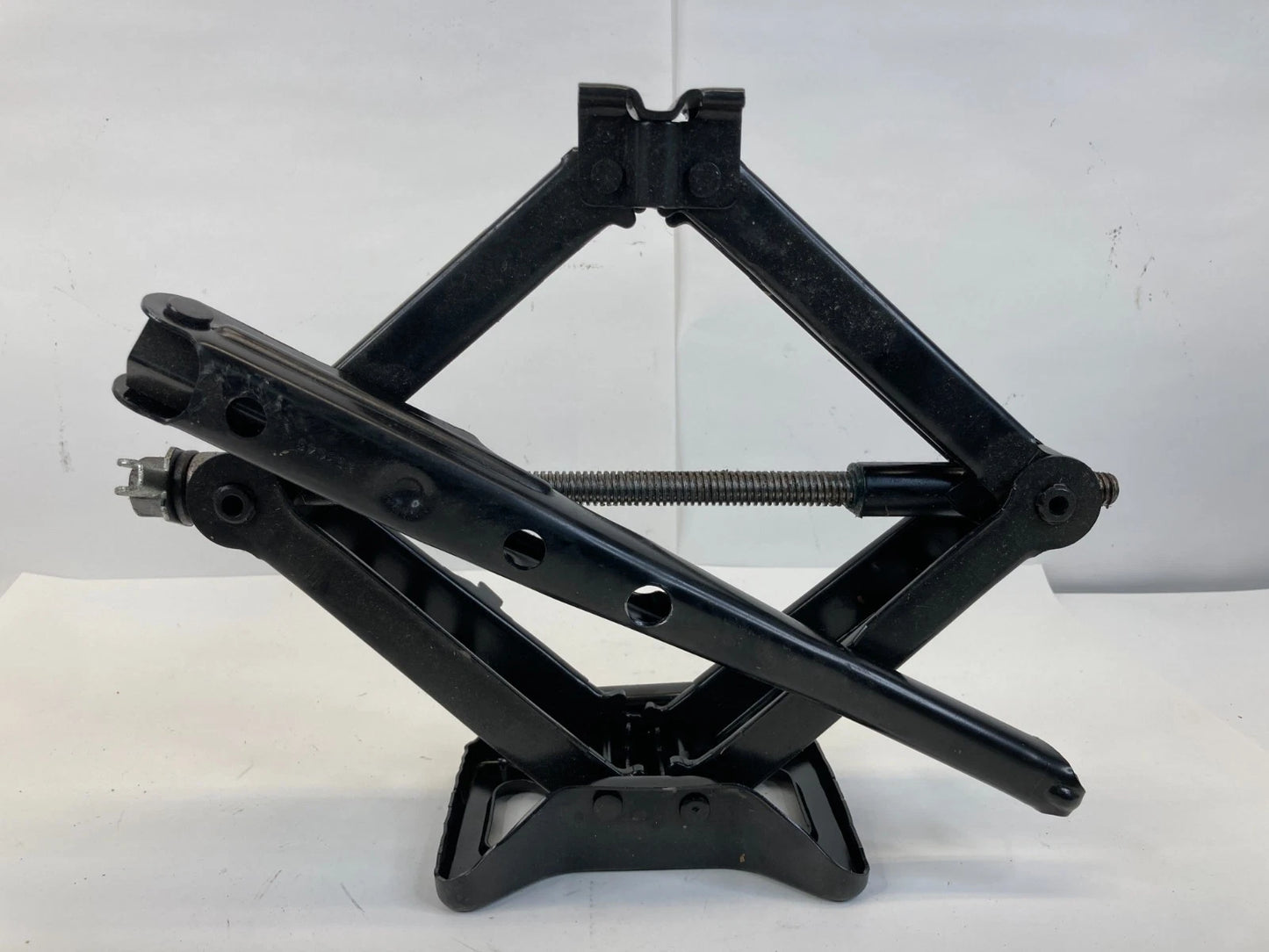 2007-17 JEEP COMPASS PATRIOT SPARE TIRE JACK LIFT TOOL KIT LUG WRENCH 05105920AA